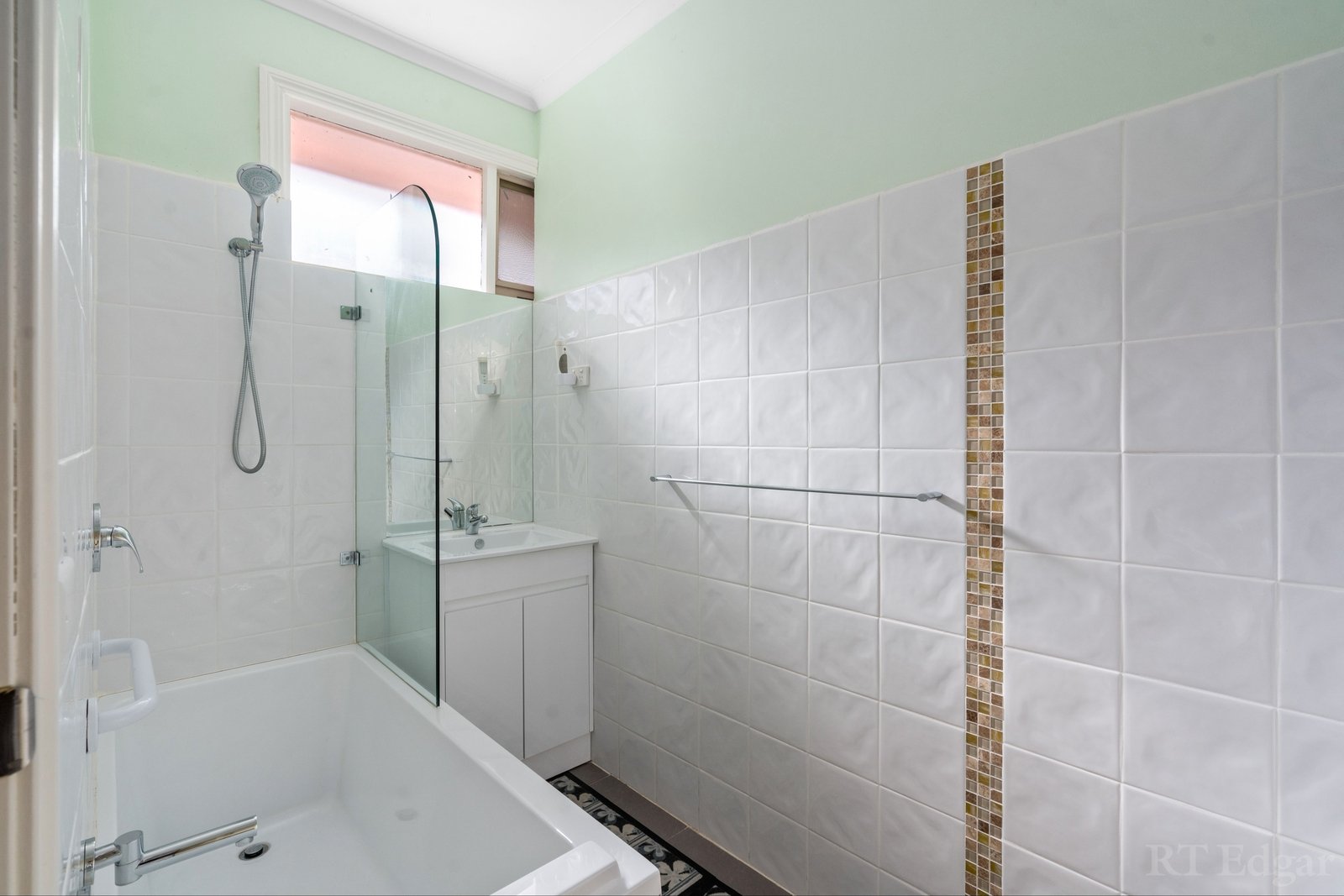 Property Gallery Thumbnail 8