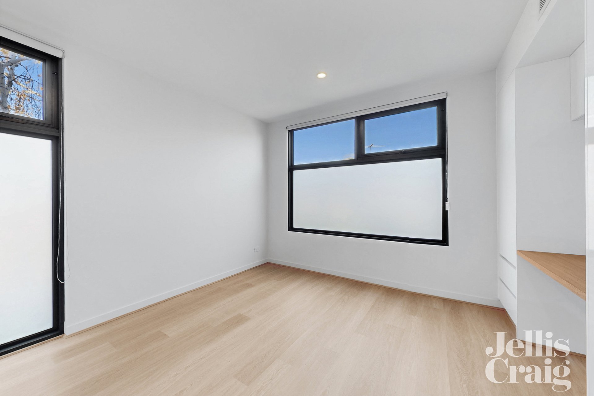 1/3 Duckmanton Court, Bentleigh East image 5