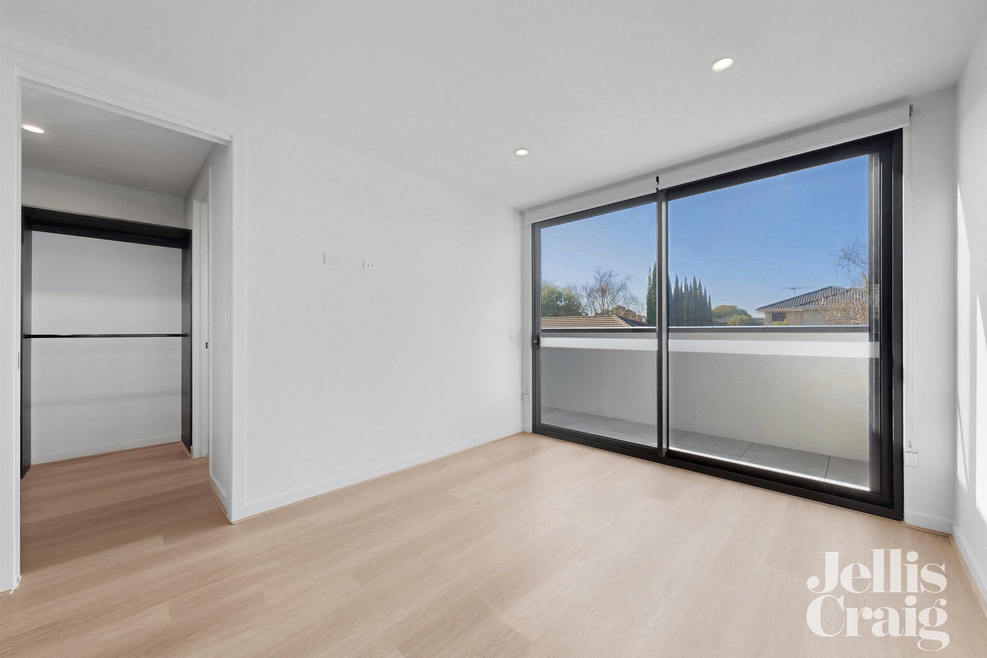 1/3 Duckmanton Court, Bentleigh East image 6