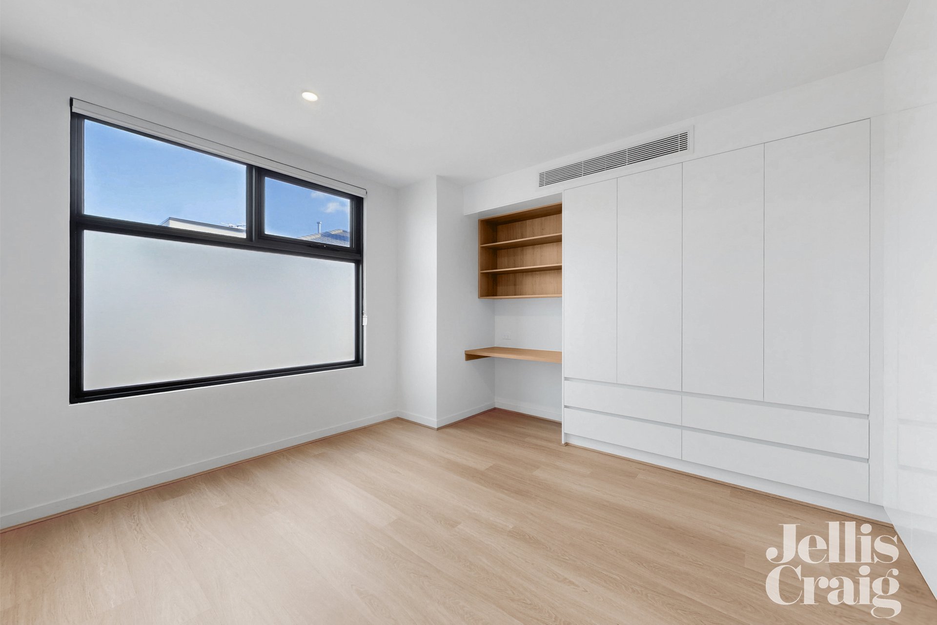 1/3 Duckmanton Court, Bentleigh East image 4