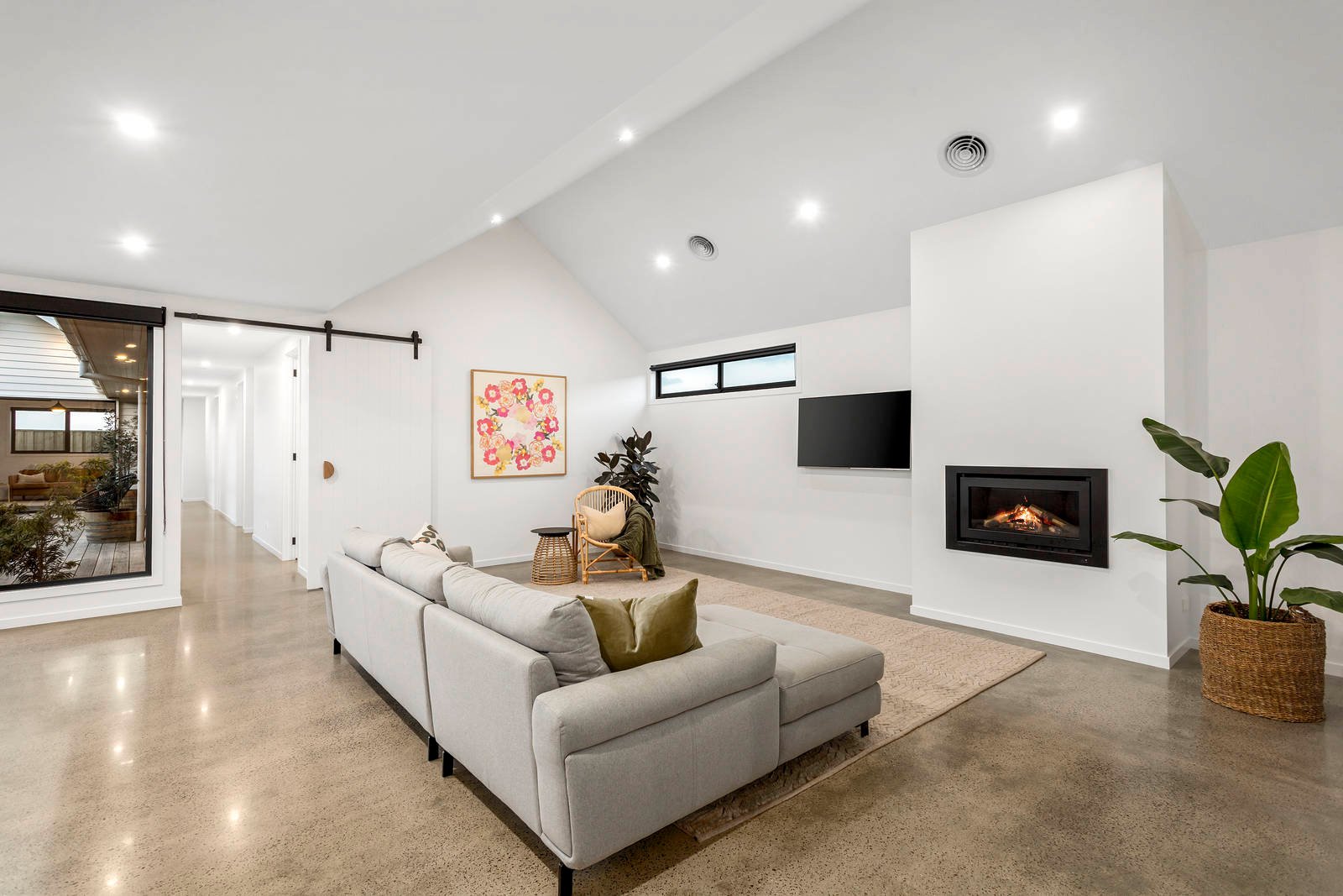 Property Gallery Thumbnail 4