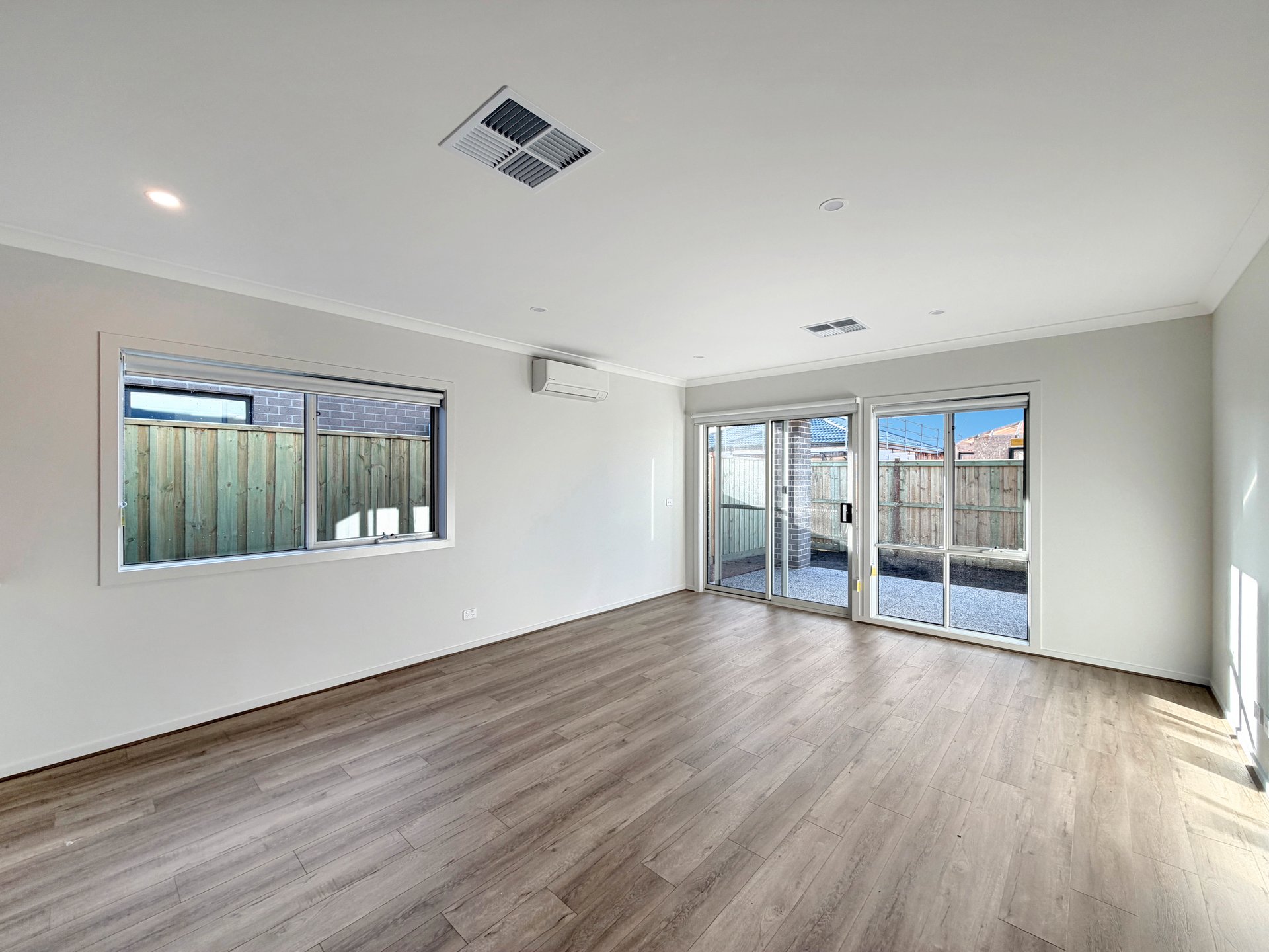 13 Dunken Street, Charlemont image 6