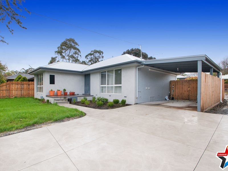 13 Dunrossil Drive, Kilsyth image 2