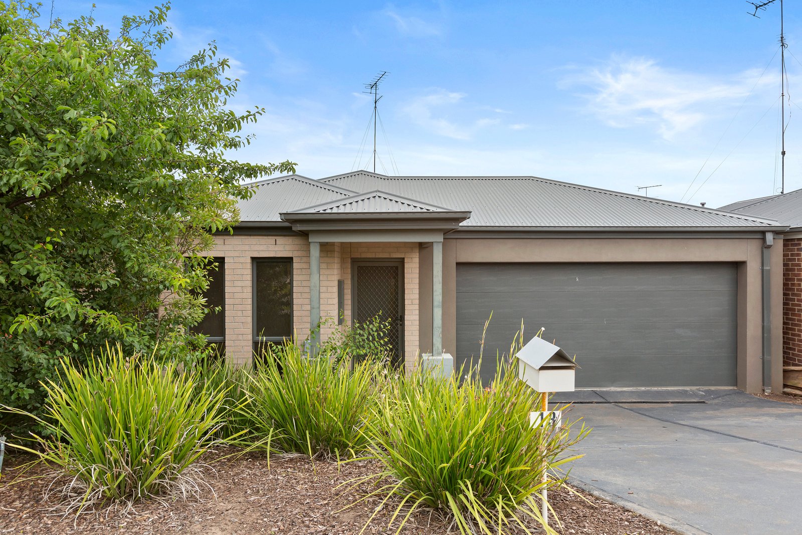 13 Ebbtide Drive, Leopold image 1