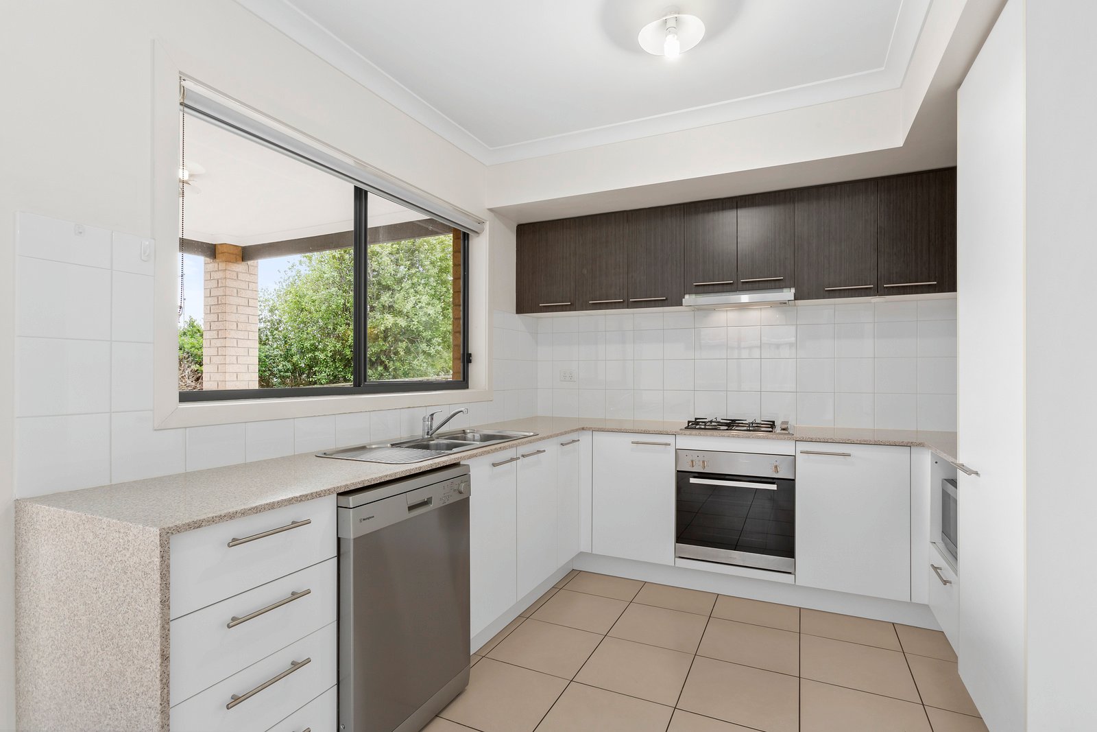13 Ebbtide Drive, Leopold image 3