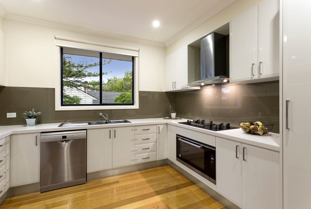 1/3 Echuca Road, Greensborough image 2