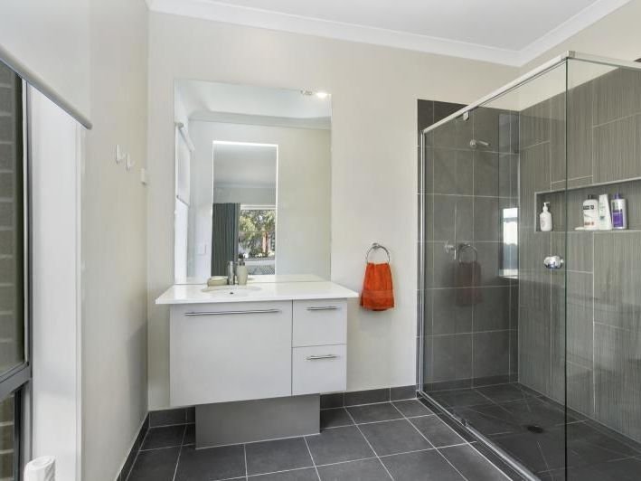 13 Empress Boulevard, Ocean Grove image 5