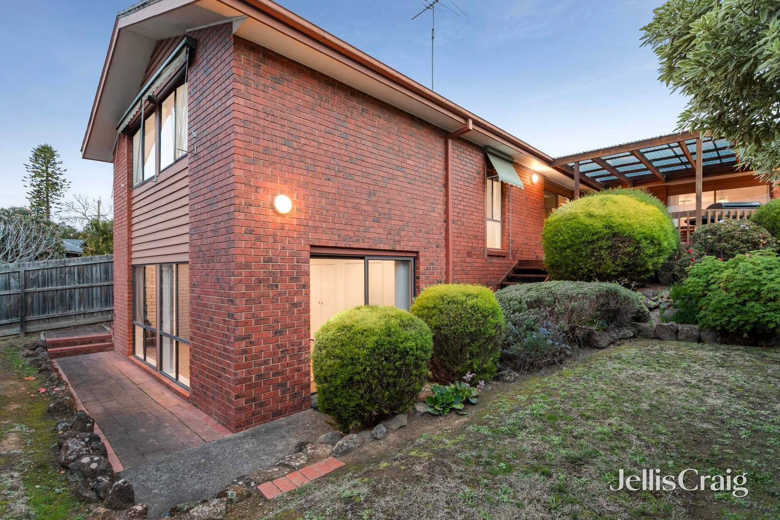 13 Exeter Close, Templestowe Lower image 12