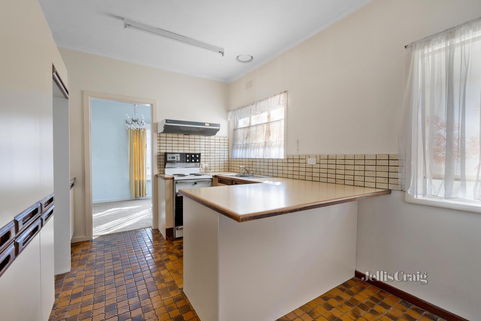 13 Finch Street, Burwood image 1