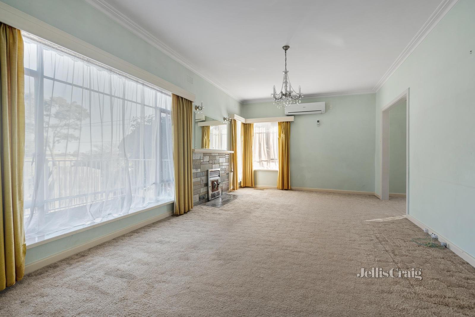 13 Finch Street, Burwood image 2
