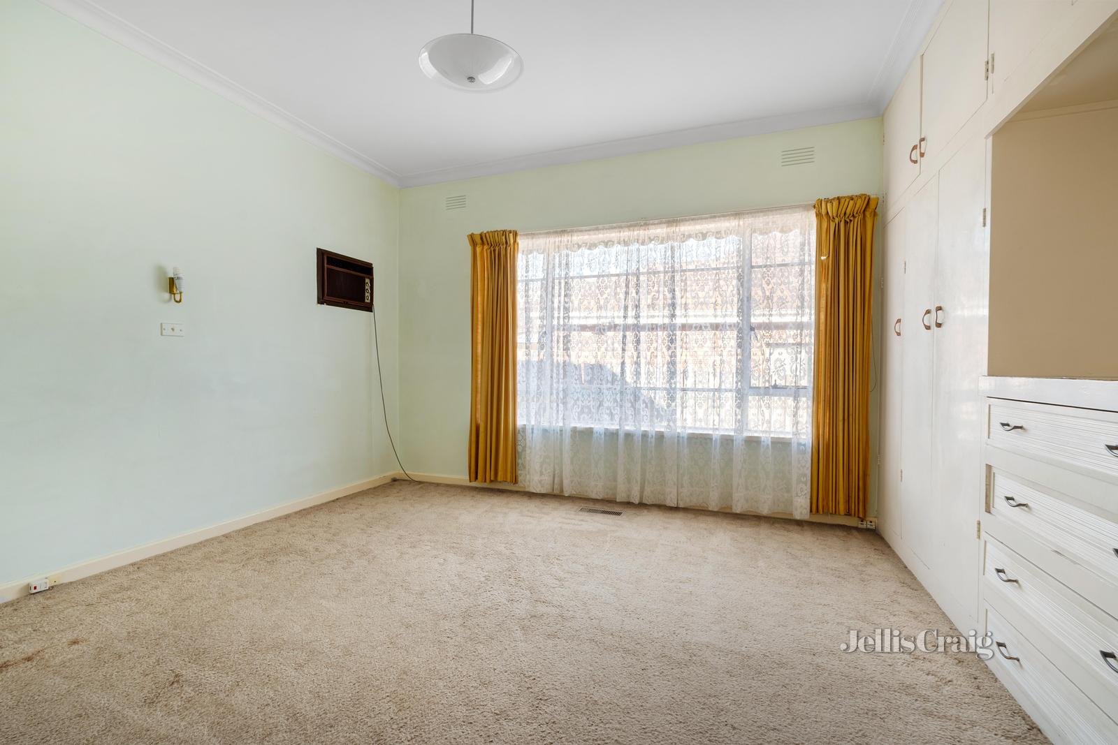 13 Finch Street, Burwood image 4