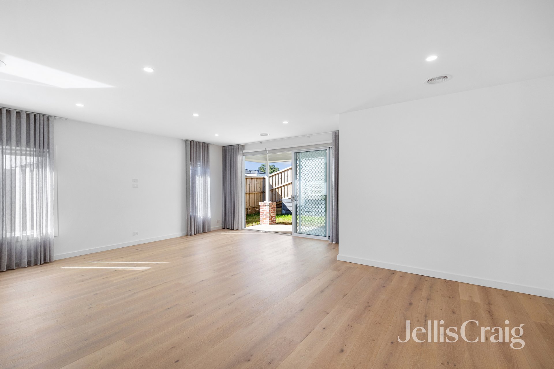 13 Finian Street, Wollert image 2