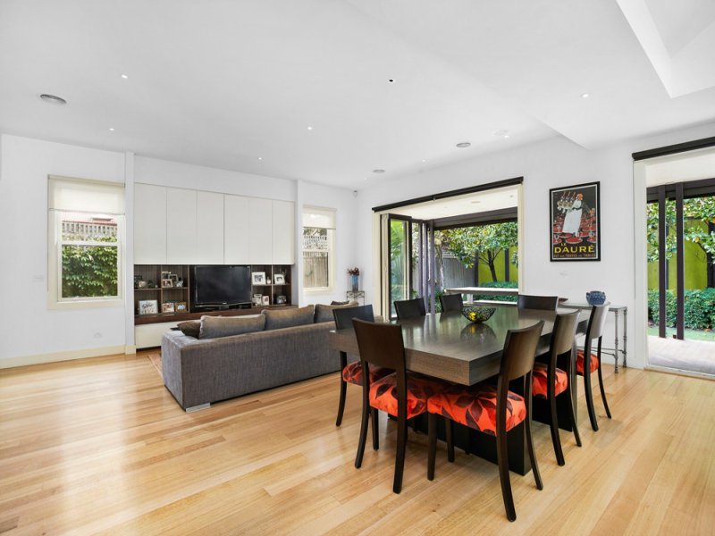 13 Foam Street, Elwood image 3