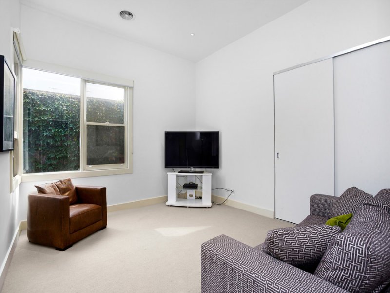 13 Foam Street, Elwood image 11