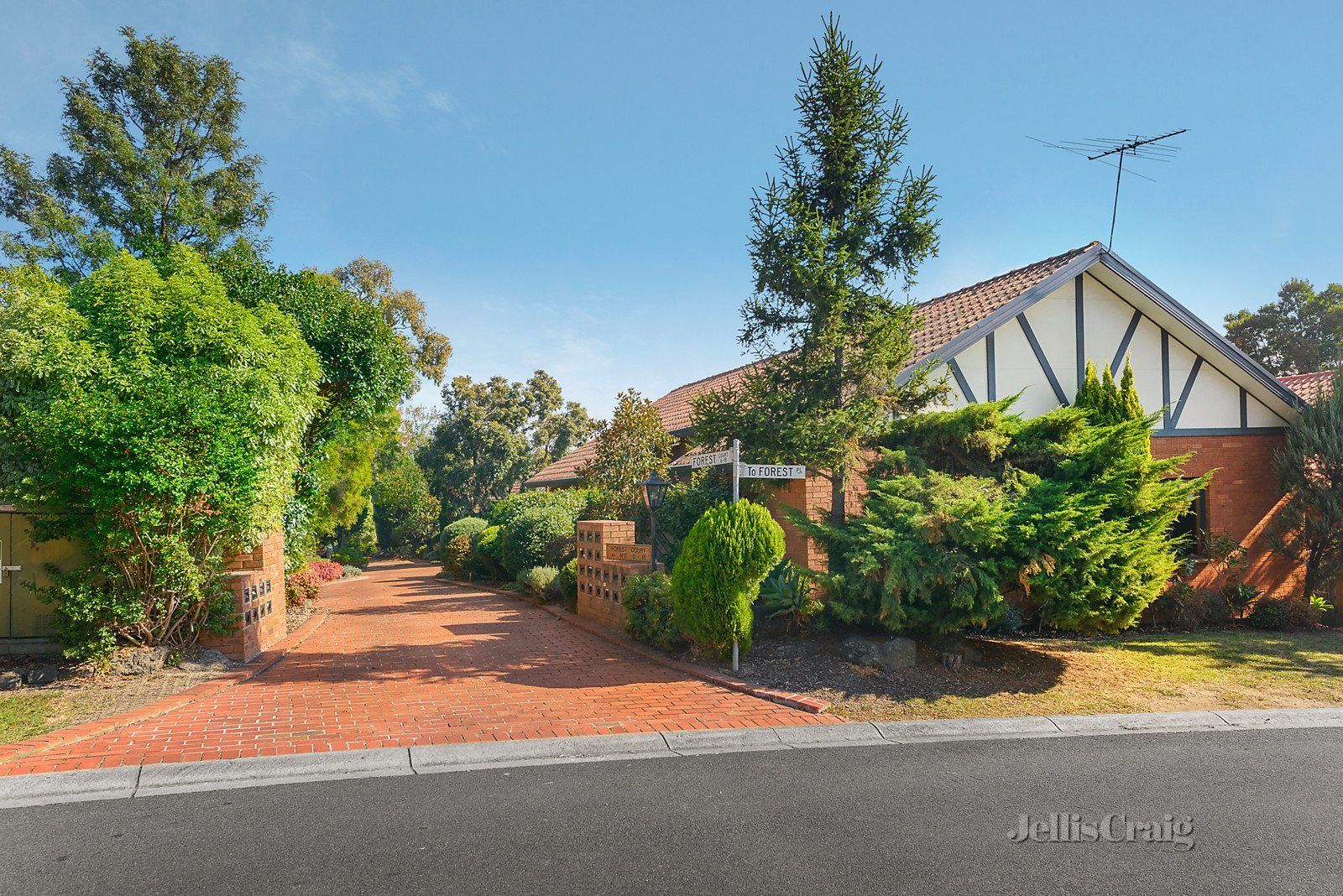 13 Forest Court, Templestowe image 9