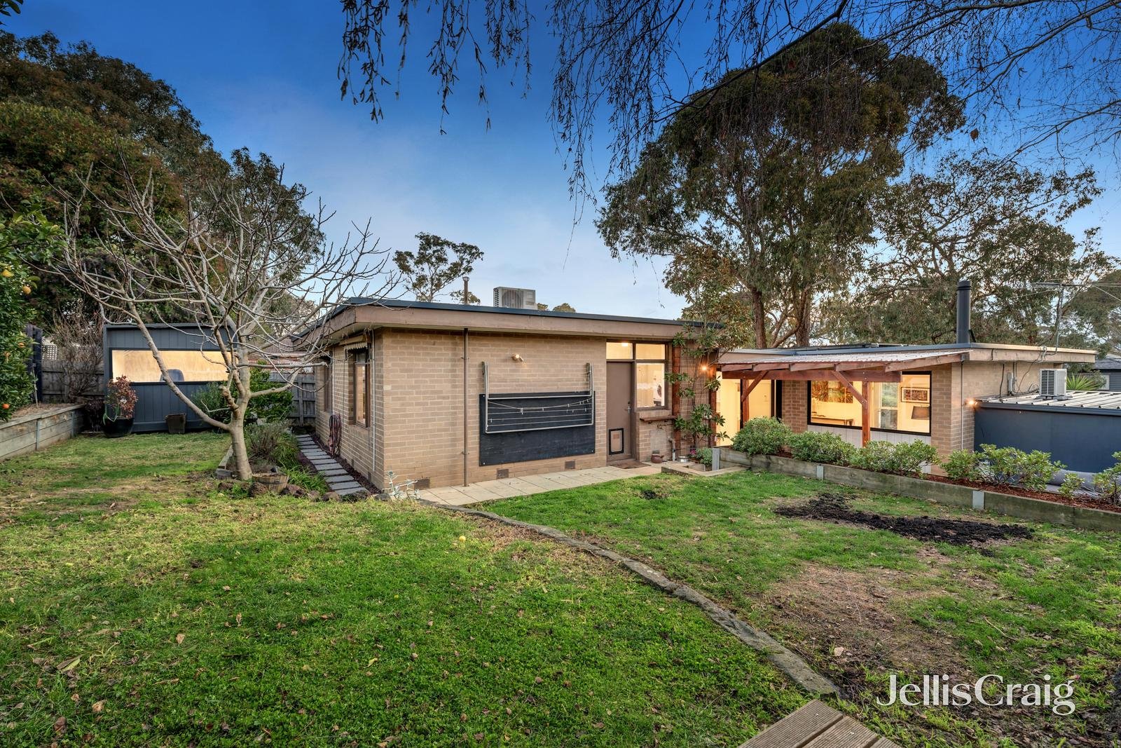 13 Forest Road, Forest Hill image 12