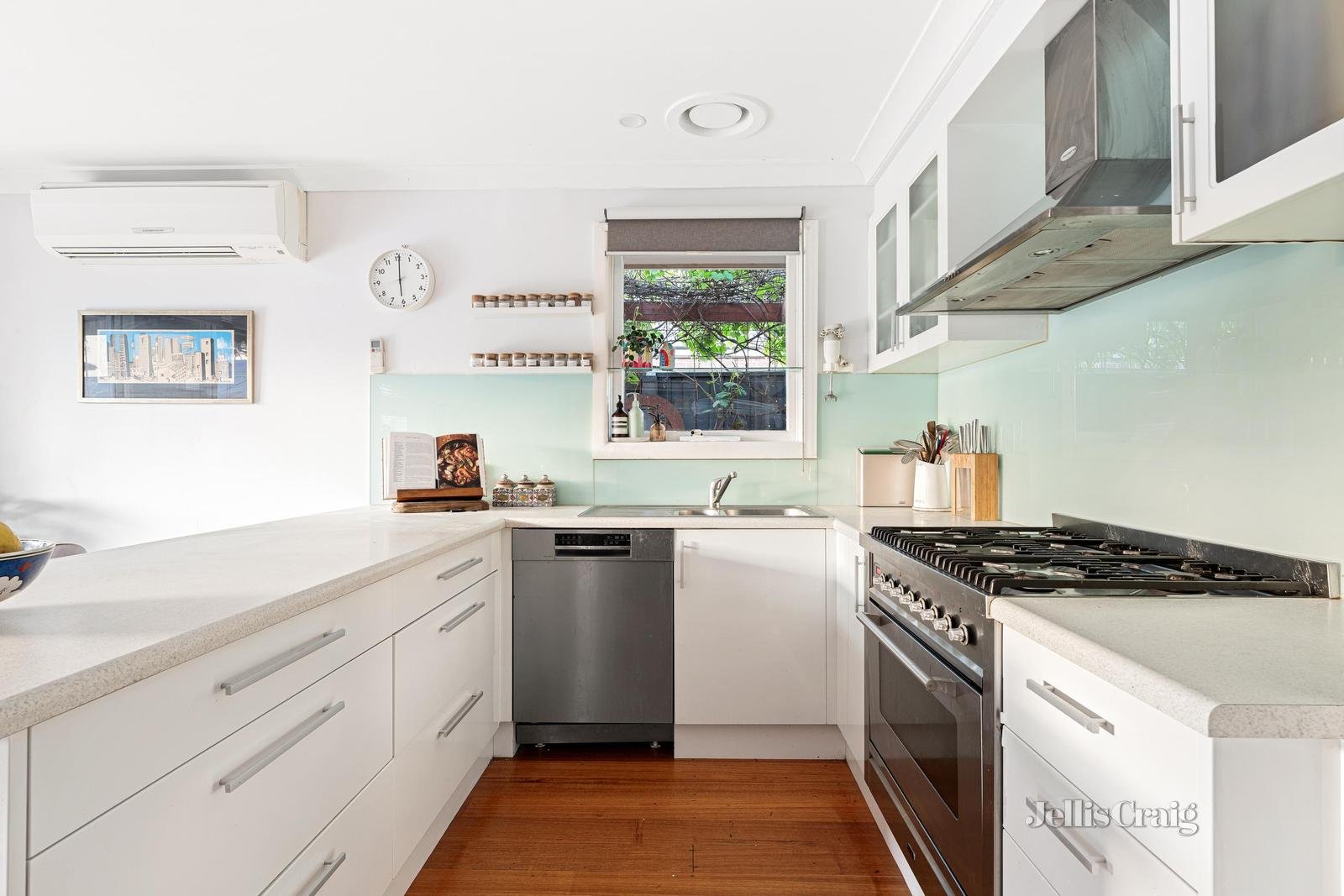 13 Gainsborough Road, Mentone image 3