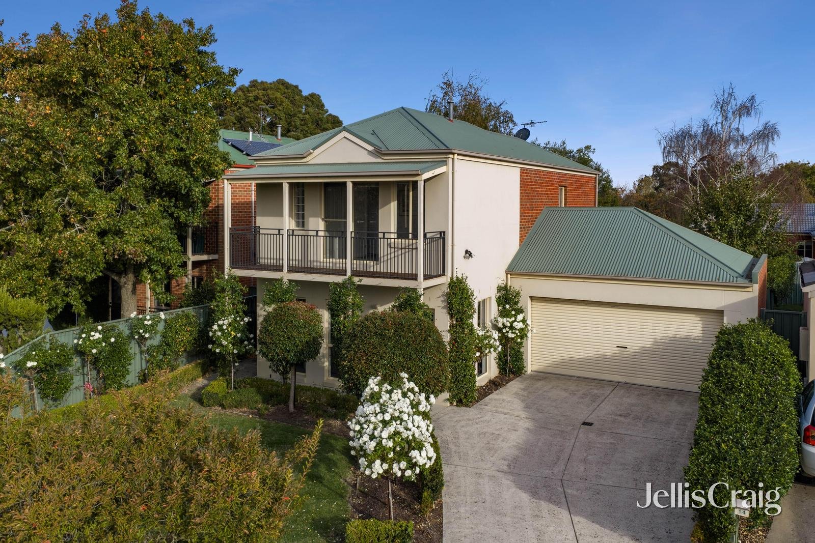 13 Garden Court, Lake&nbsp;Gardens image 1