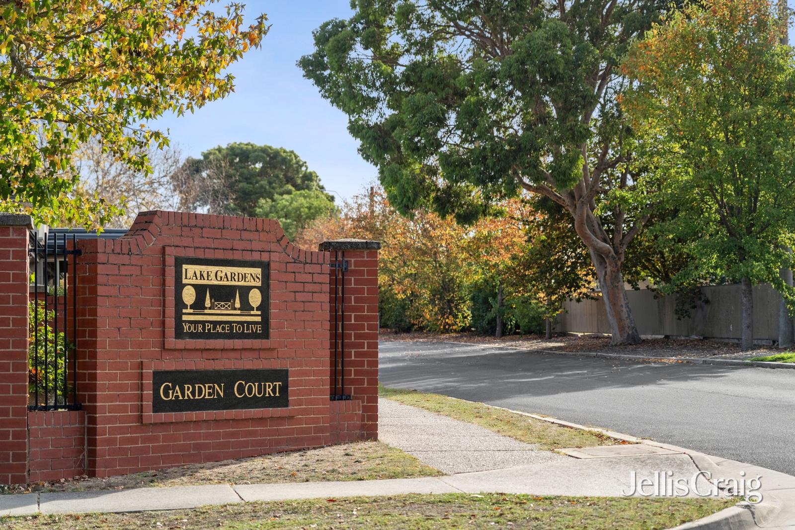 13 Garden Court, Lake&nbsp;Gardens image 11