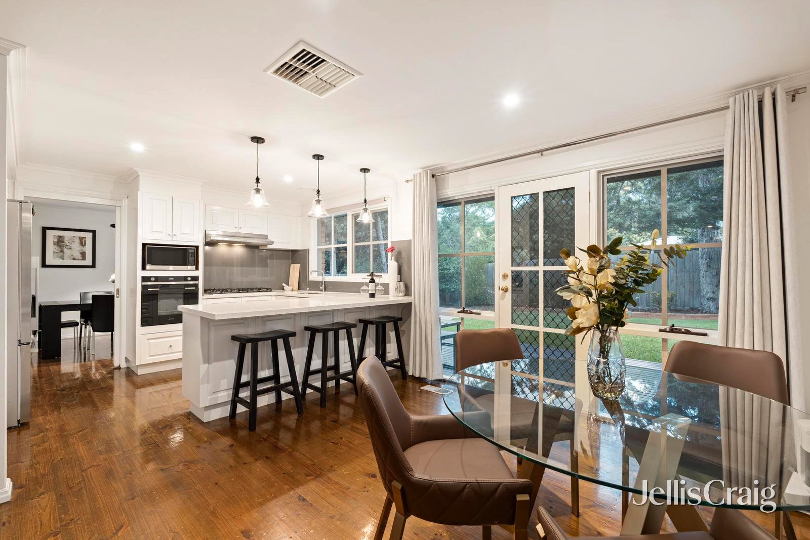 13 Glendarragh Road, Templestowe image 3