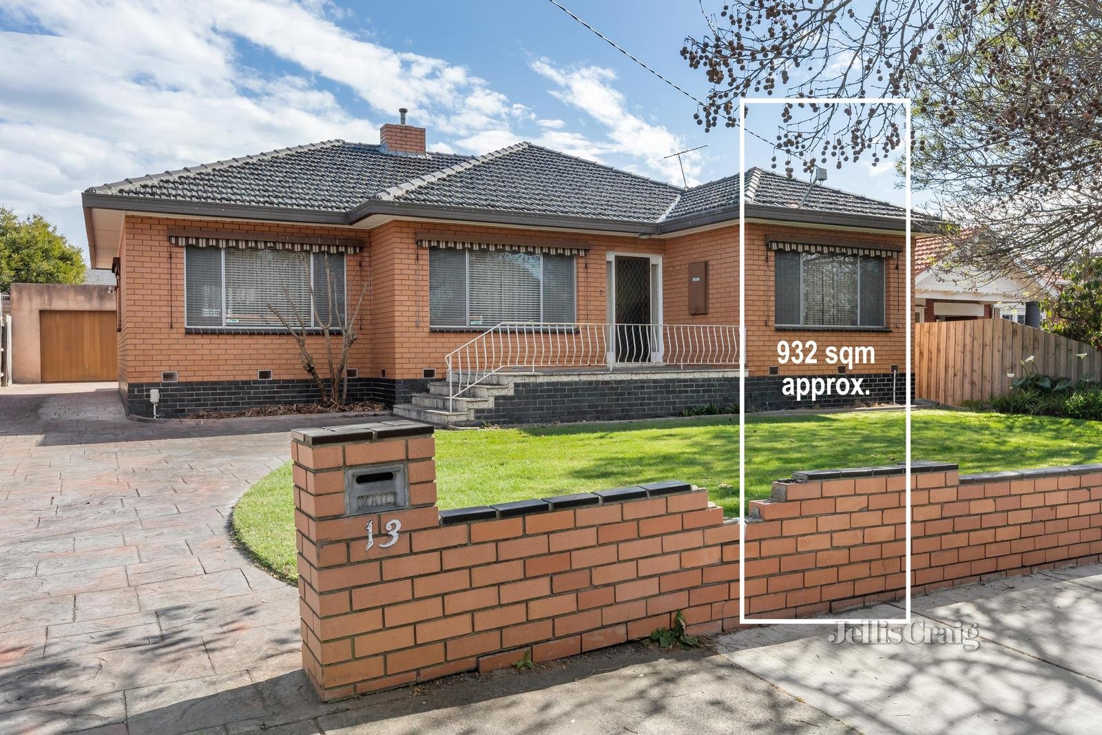 13 Golf Links Avenue, Oakleigh image 1