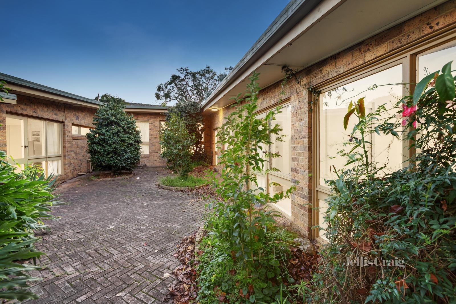 13 Gordon Road, Mount Waverley image 11