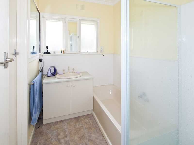 13 Great Britain Street, Herne Hill image 4