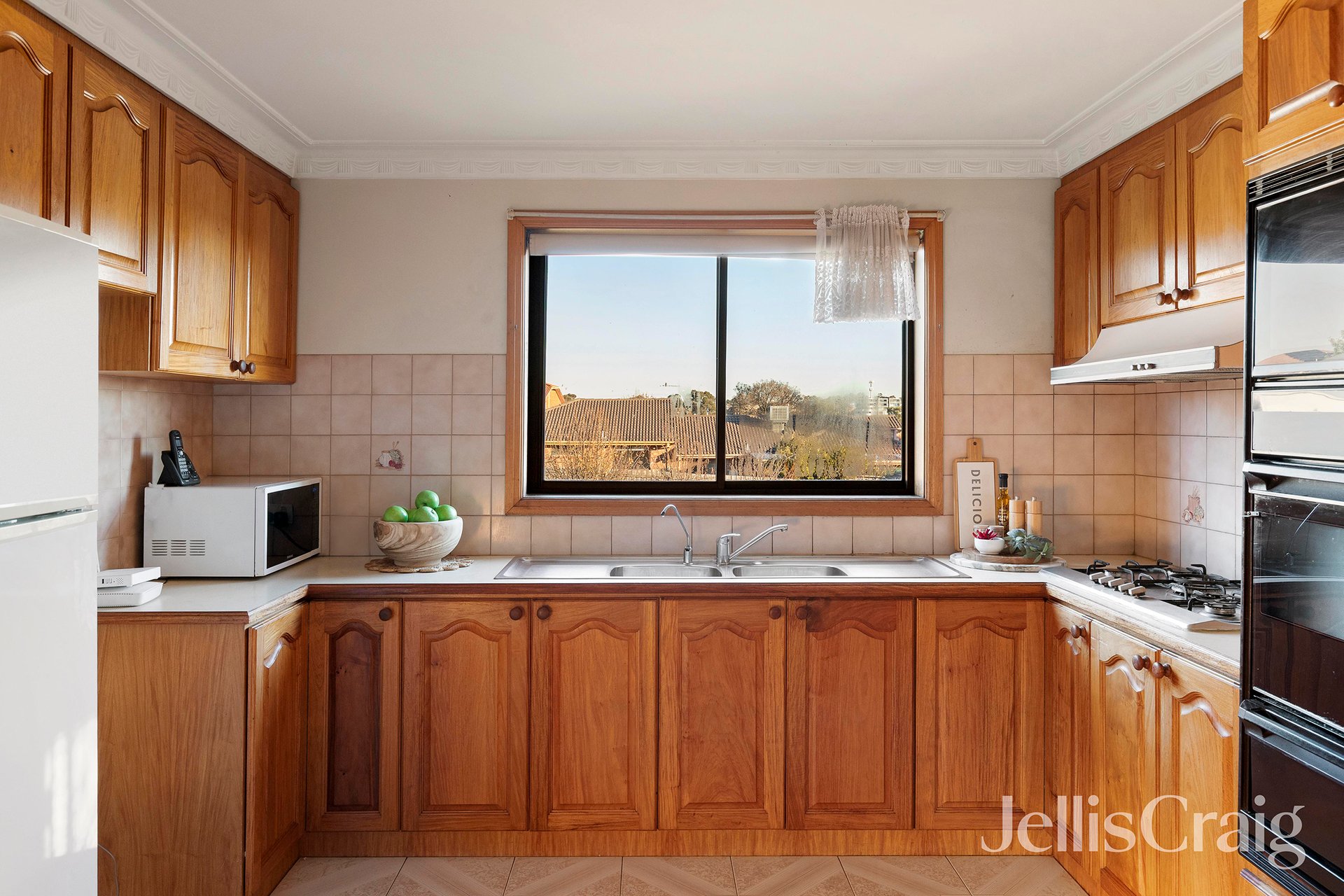 13 Greenhills Road, Bundoora image 4