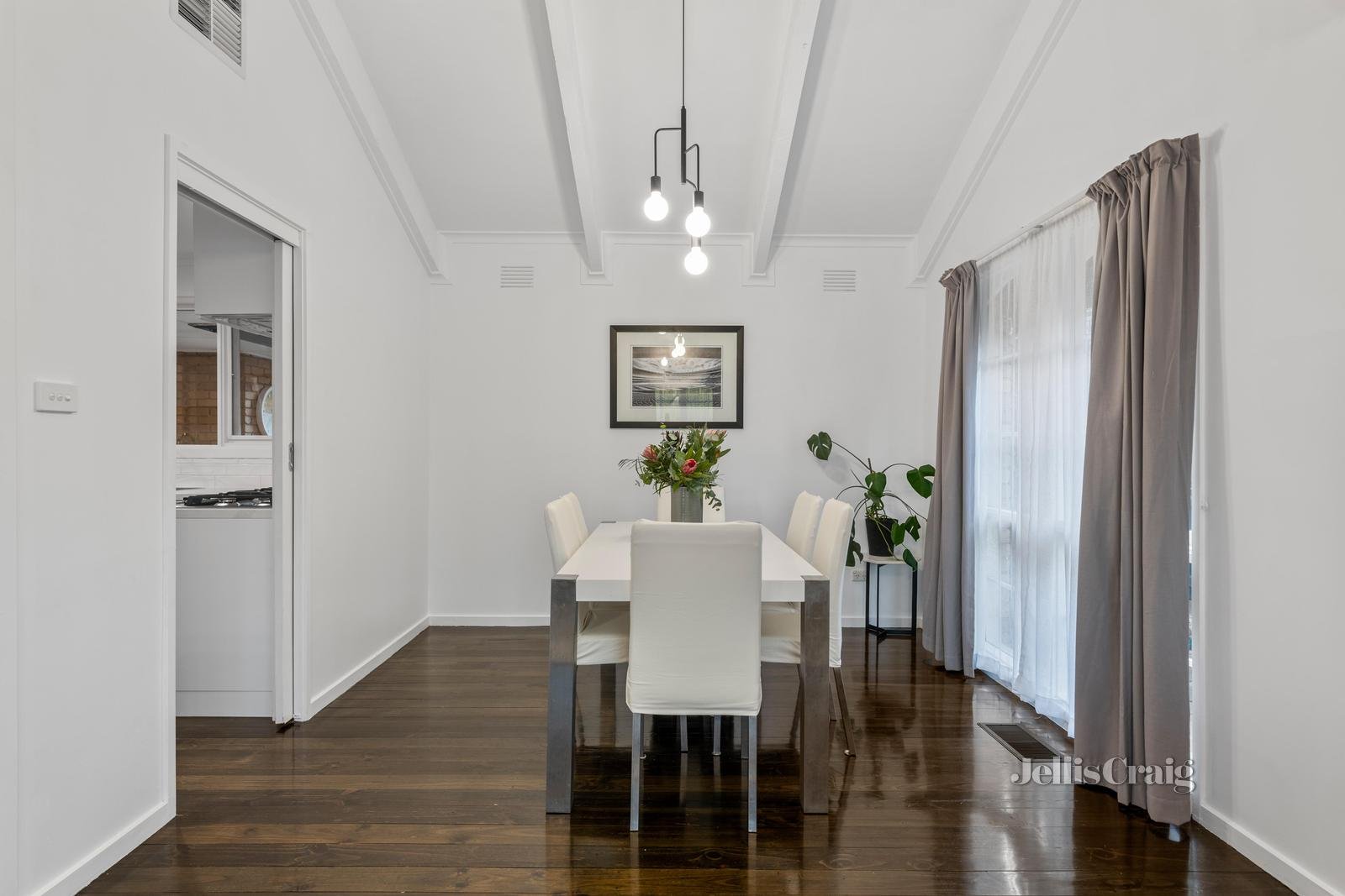 13 Guinevere Parade, Glen Waverley image 5
