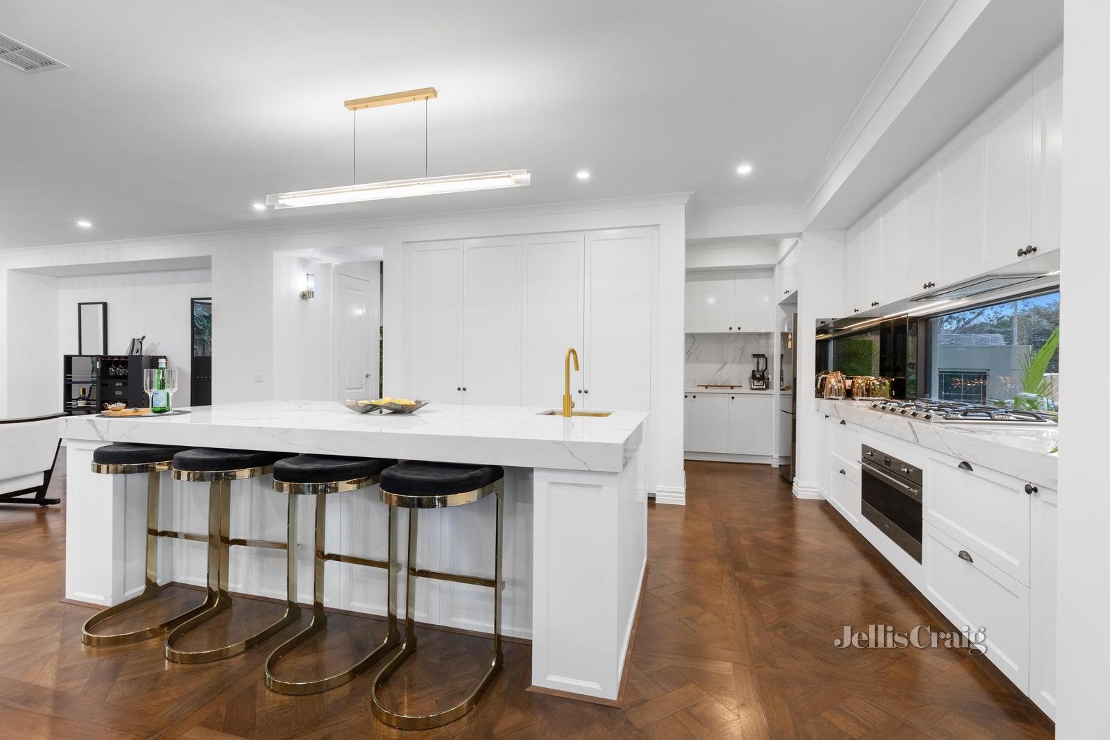 13 Gwynne Street, Mount Waverley image 2