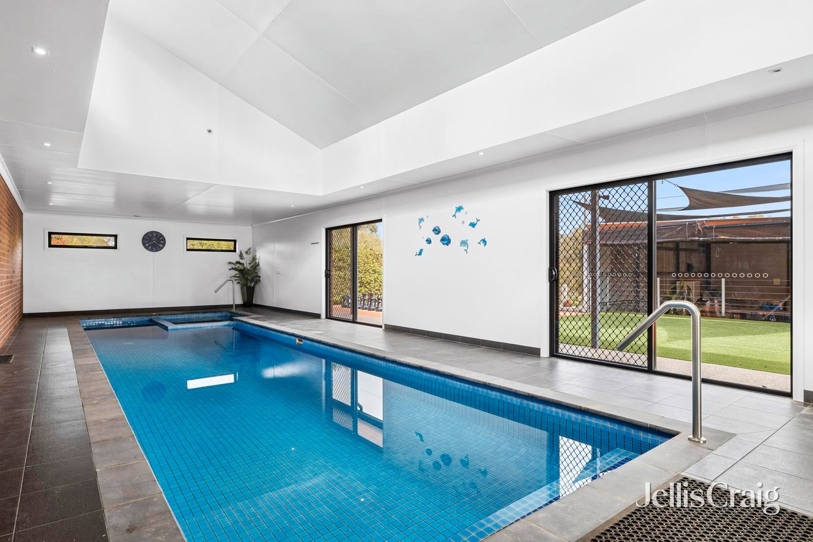 13 Hamilton Way, Lockwood South image 2