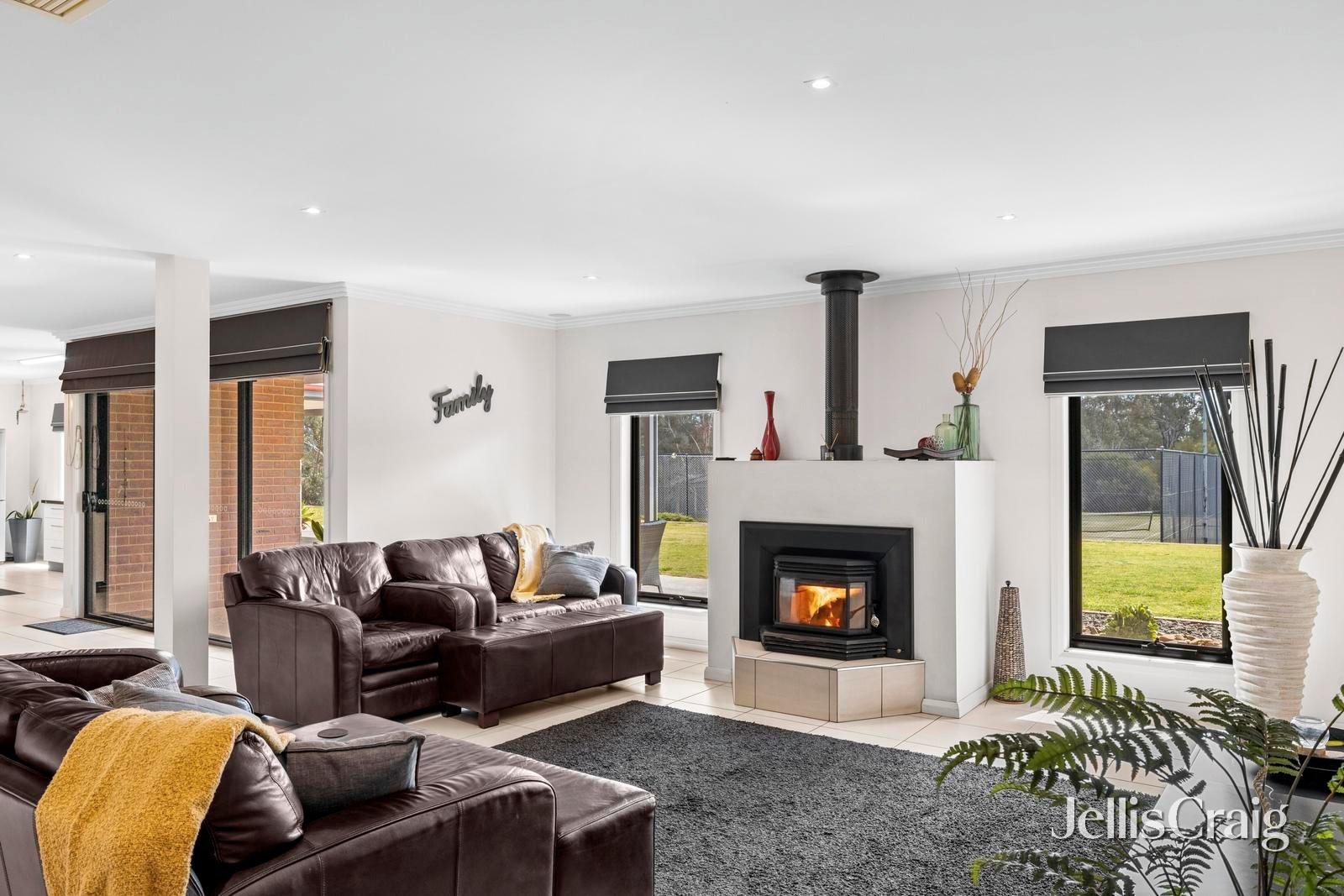 13 Hamilton Way, Lockwood South image 10