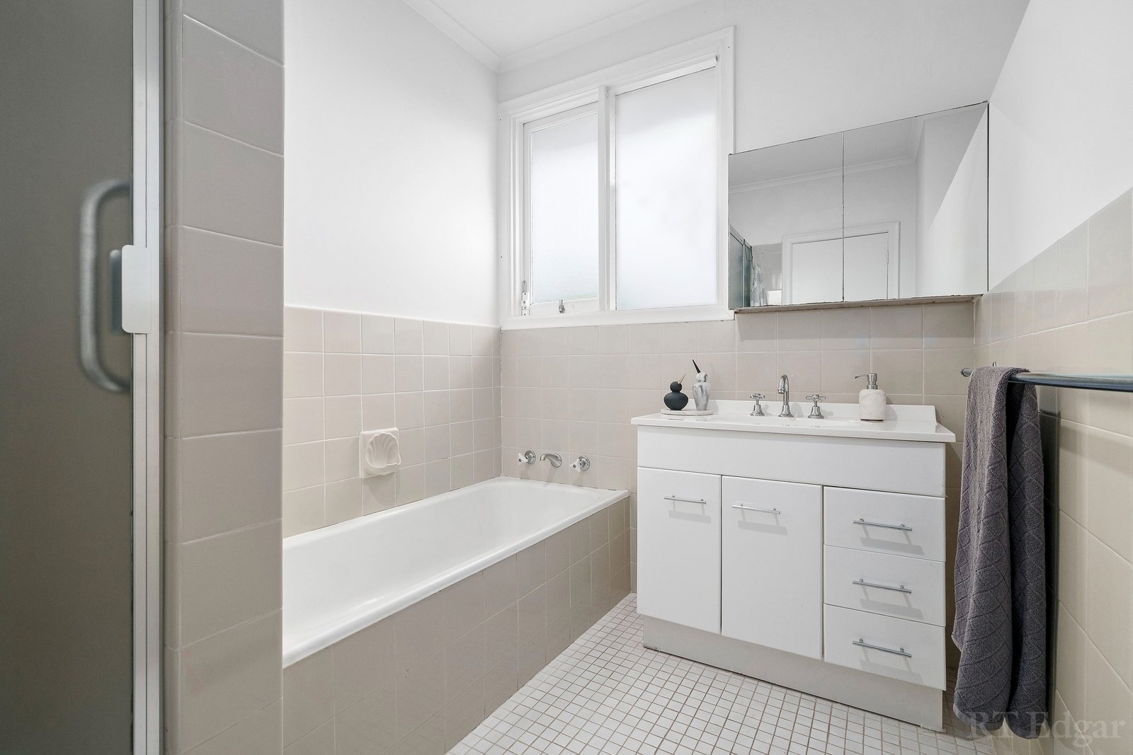 Property Gallery Thumbnail 7