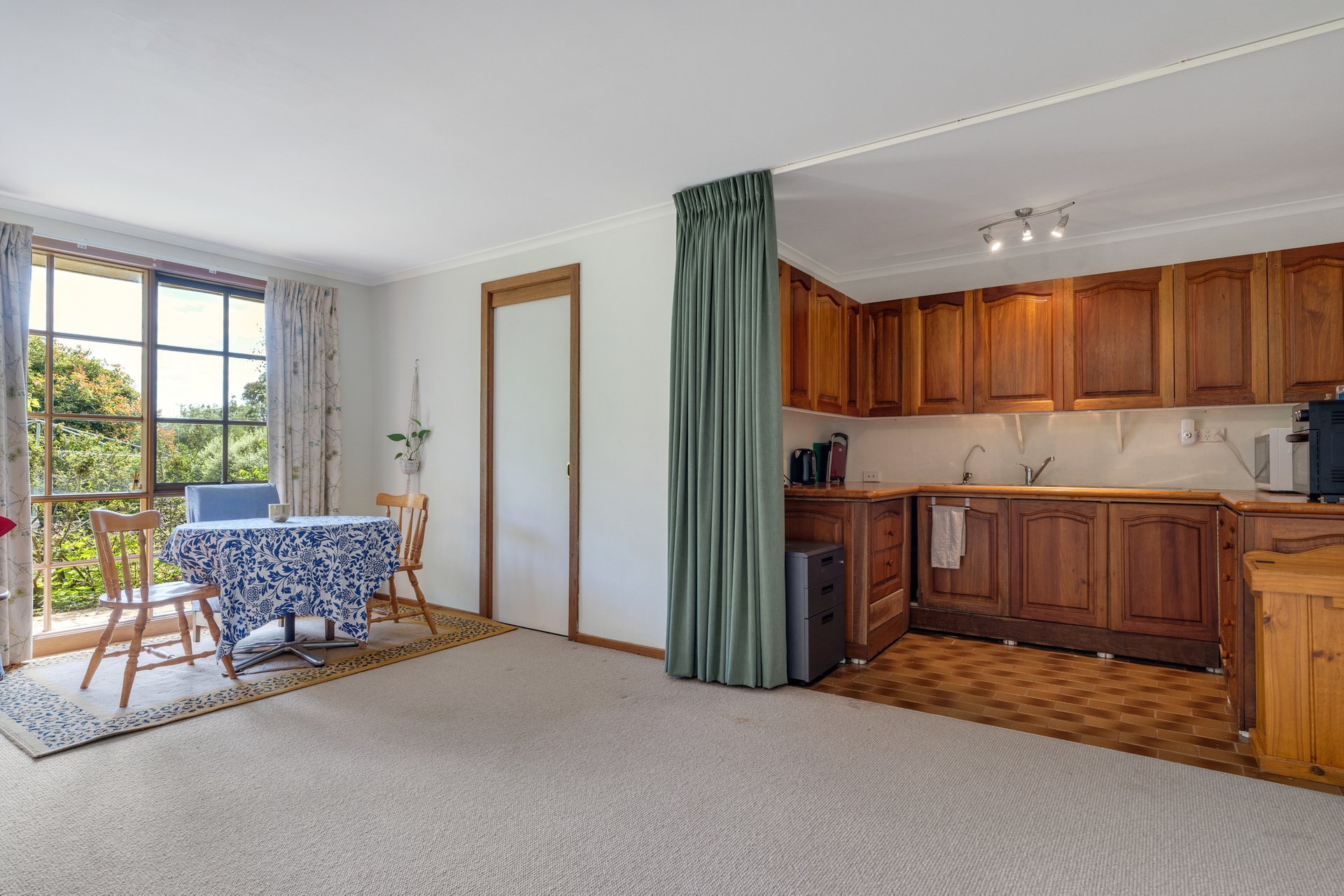 Property Gallery Thumbnail 4