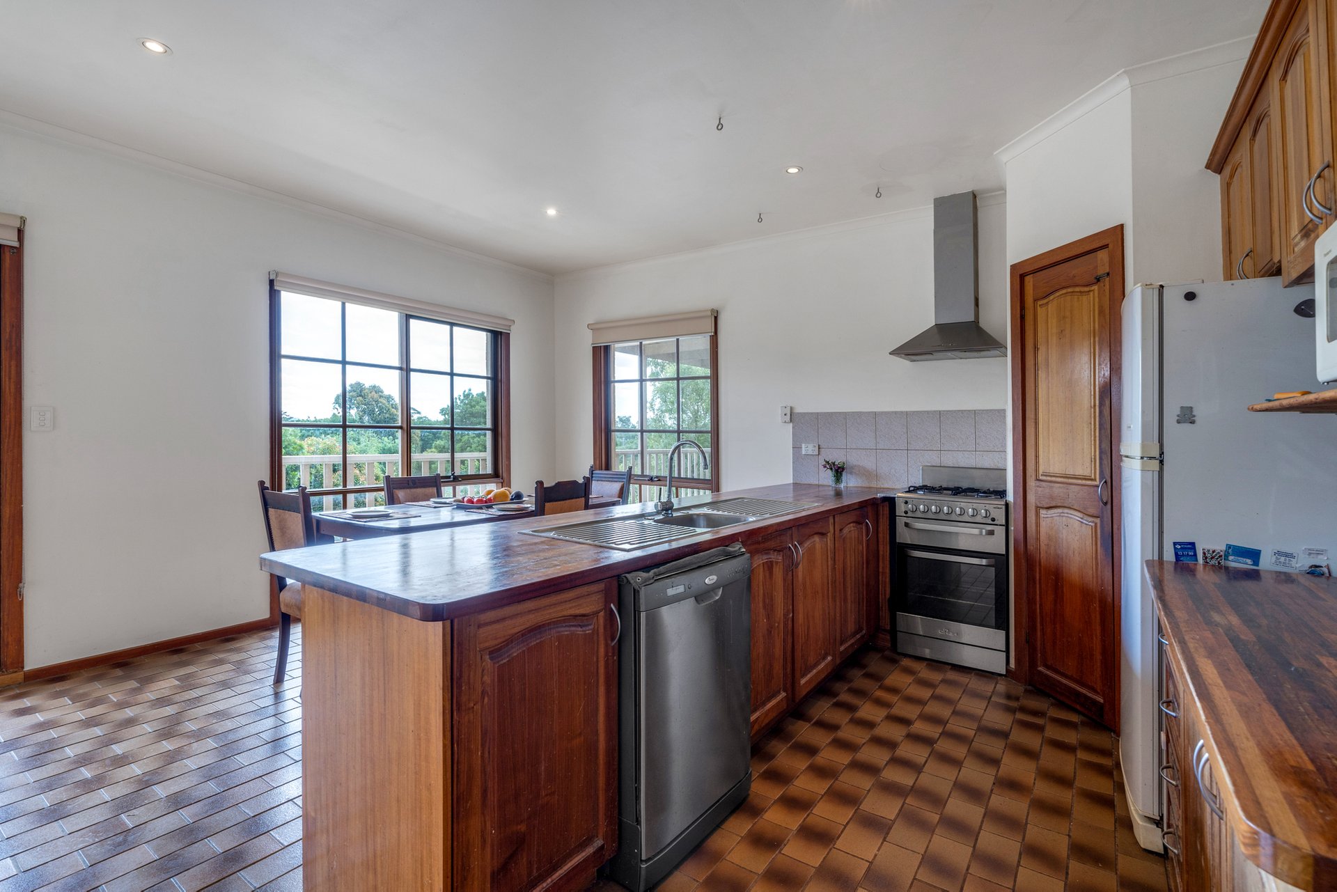 Property Gallery Thumbnail 11