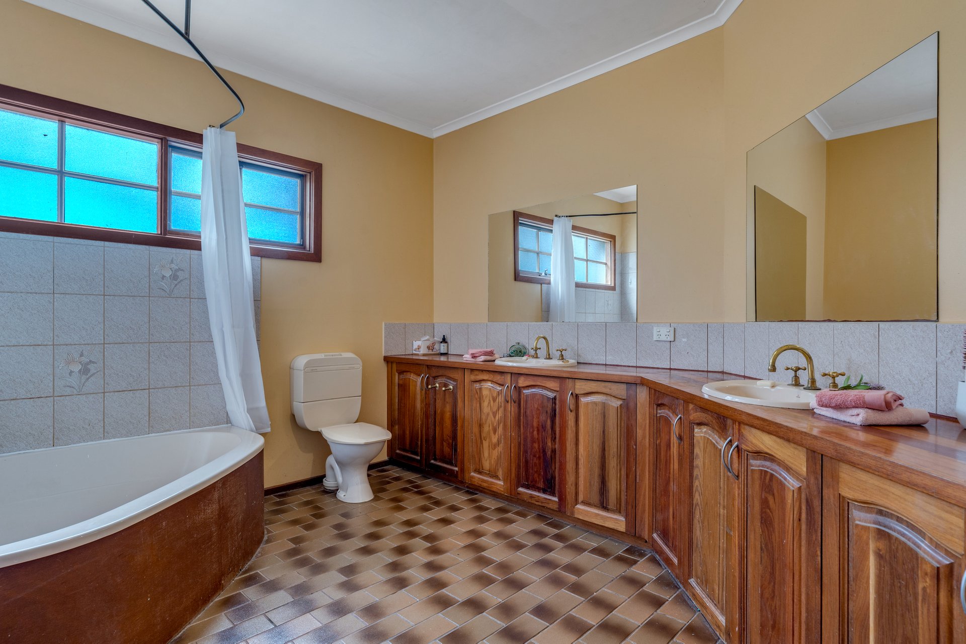 Property Gallery Thumbnail 18