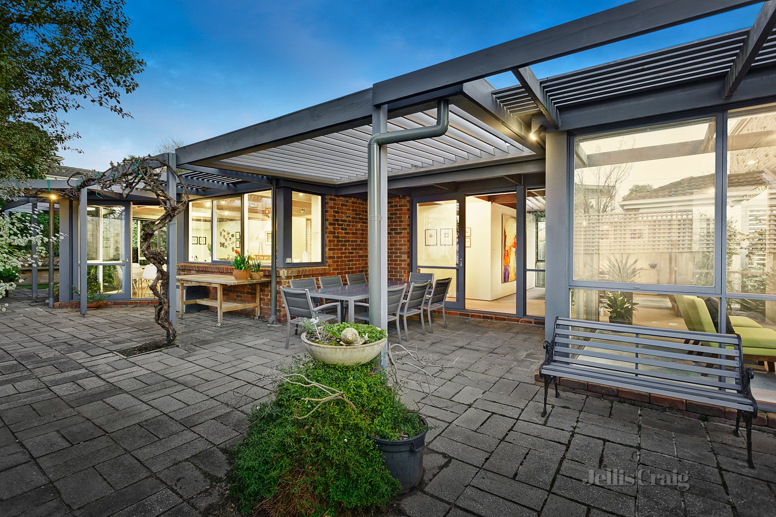 13 High Road, Camberwell image 8
