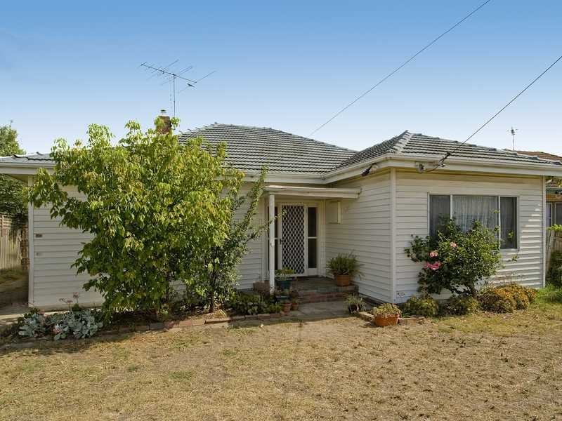 13 Hilltop Street, Herne Hill image 1