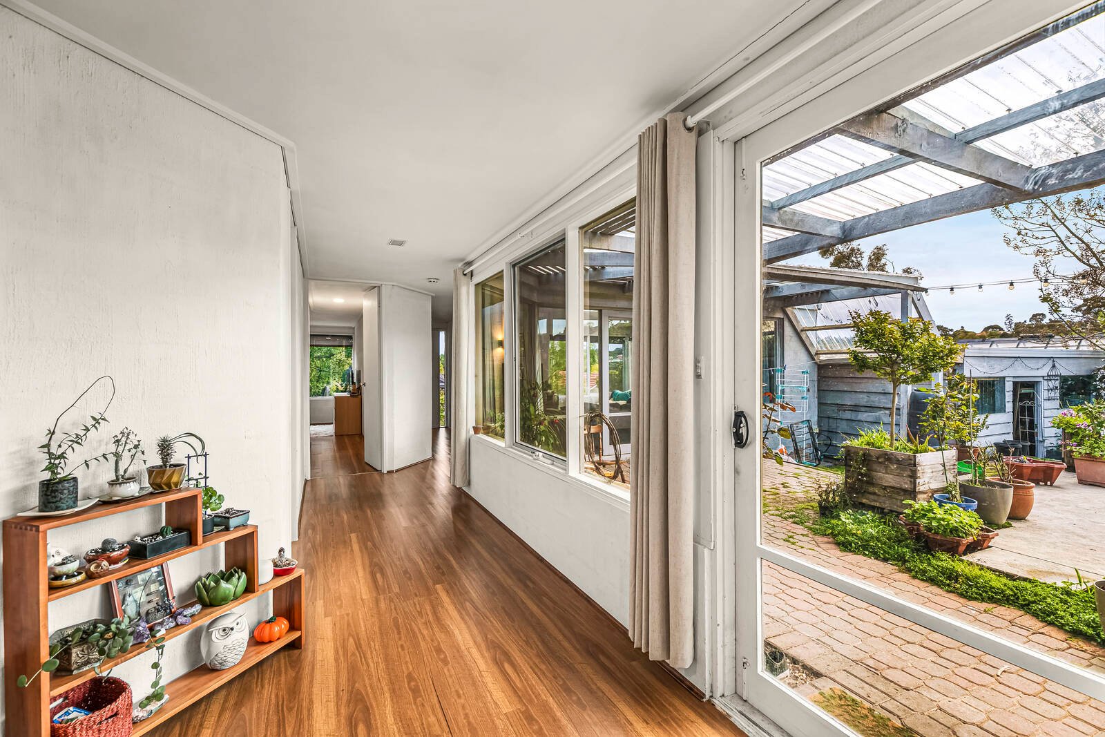 Property Gallery Thumbnail 8