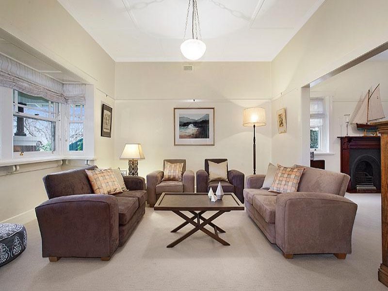 13 Inglisby Road, Mont Albert image 2