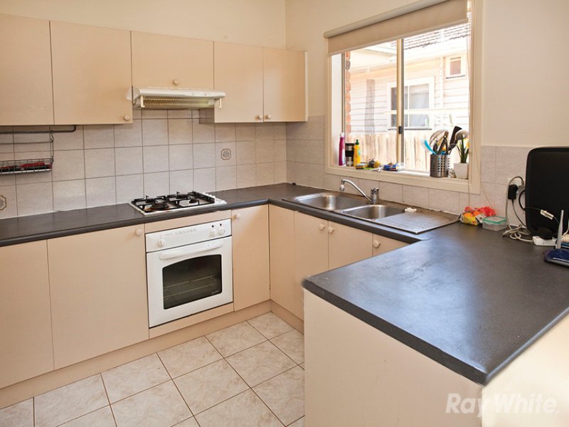 1/3 Jordan Grove, Glen Waverley image 2