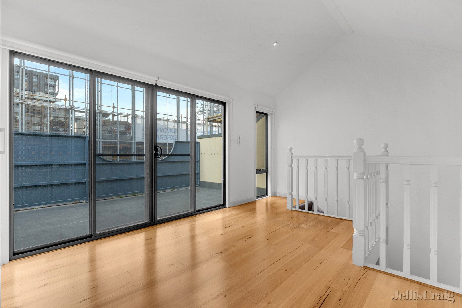 13 Kelvin Place, Carlton image 1