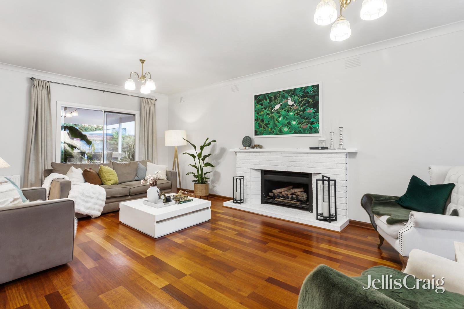 13 Kerry Parade, Balwyn image 2