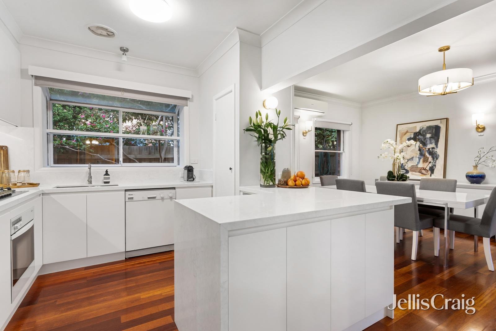 13 Kerry Parade, Balwyn image 5