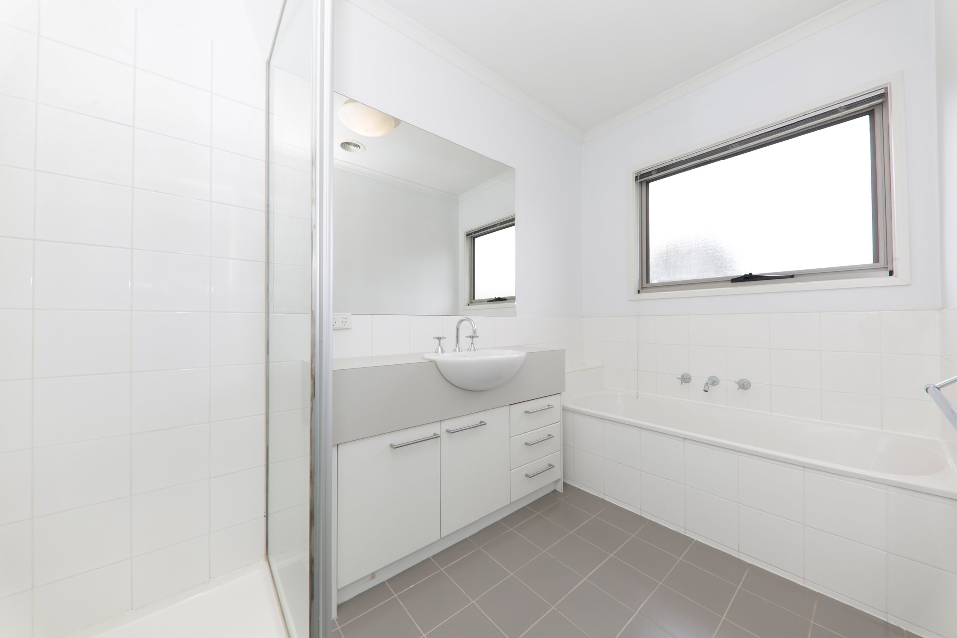 1/3 Keylana Boulevard, Mount Waverley image 2
