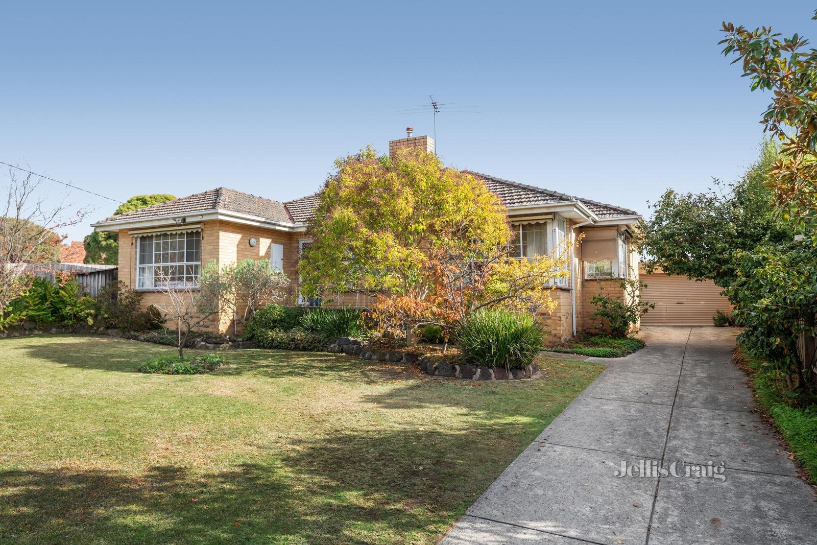 13 Kiers Avenue, Mount Waverley image 2