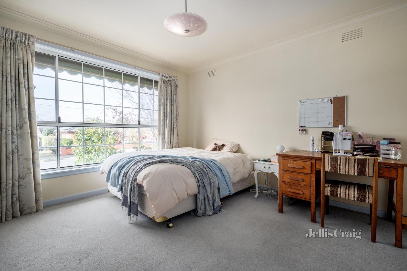 13 Kiers Avenue, Mount Waverley image 6