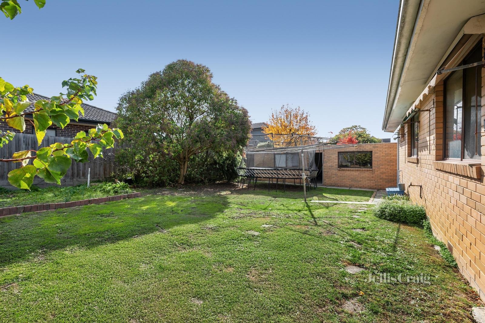 13 Kiers Avenue, Mount Waverley image 9