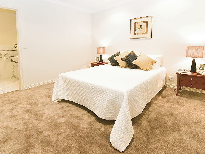 13 Kingswood Rise, Box Hill South image 6