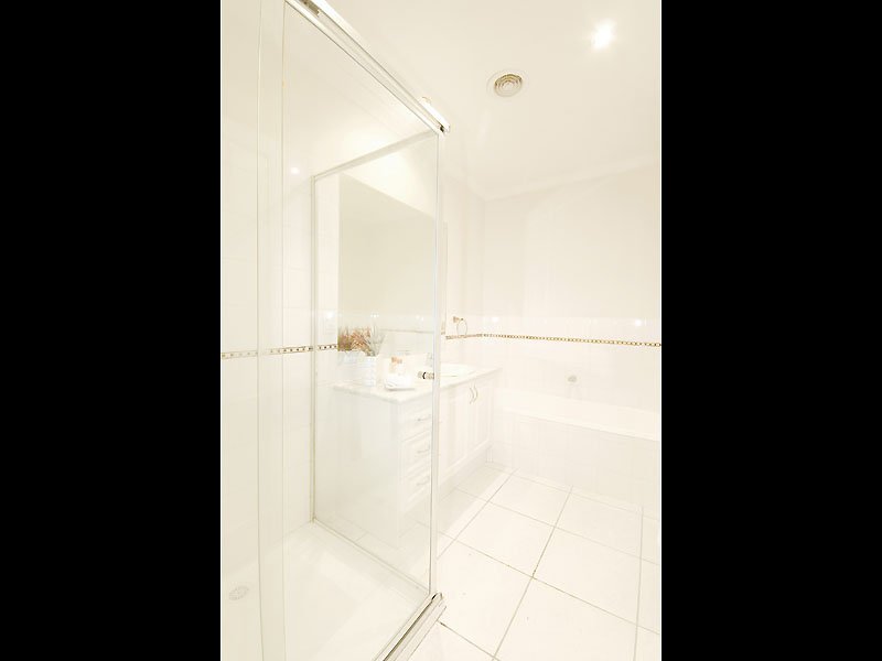 13 Kingswood Rise, Box Hill South image 7